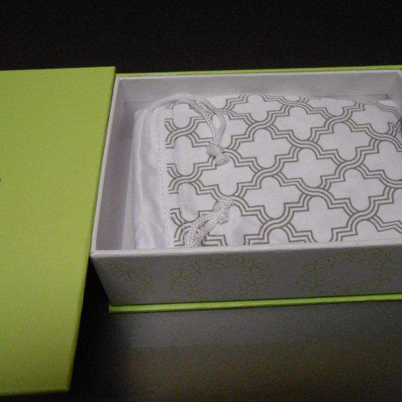 Park Lane Sparkle Box October 2022 - Picture 4 of 5